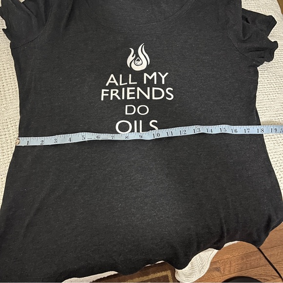 Essential Oil Graphic T-shirt - Picture 10 of 10